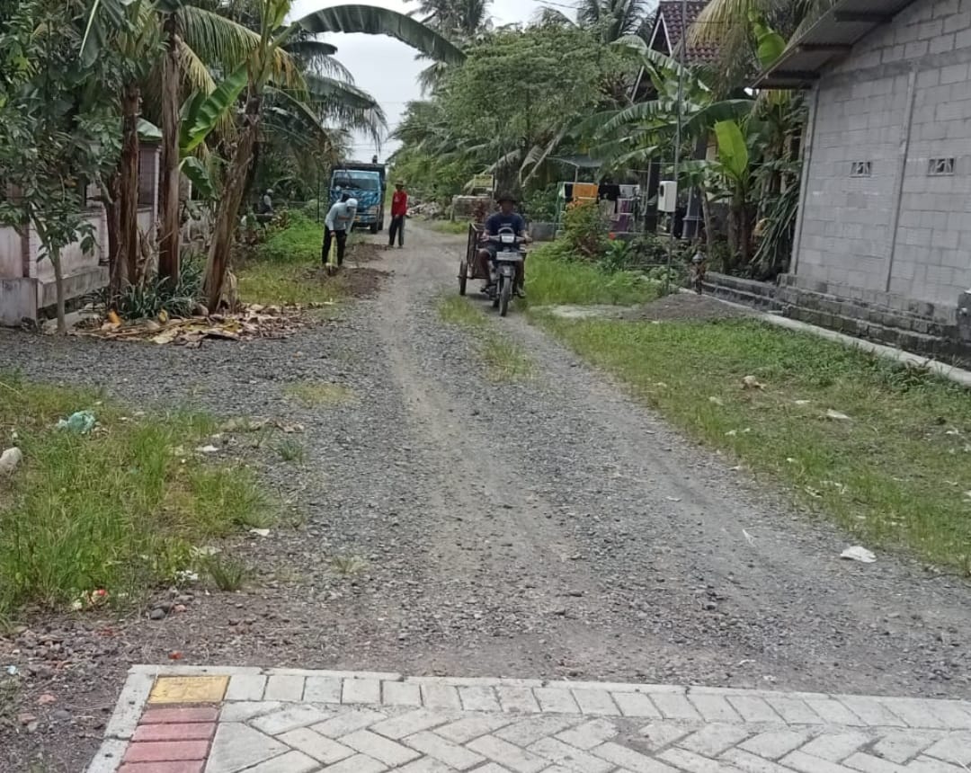 Pavingisasi-Jalan-MI-Thoriqul-Huda-Sambimulyo-Keselatan-Dimulai