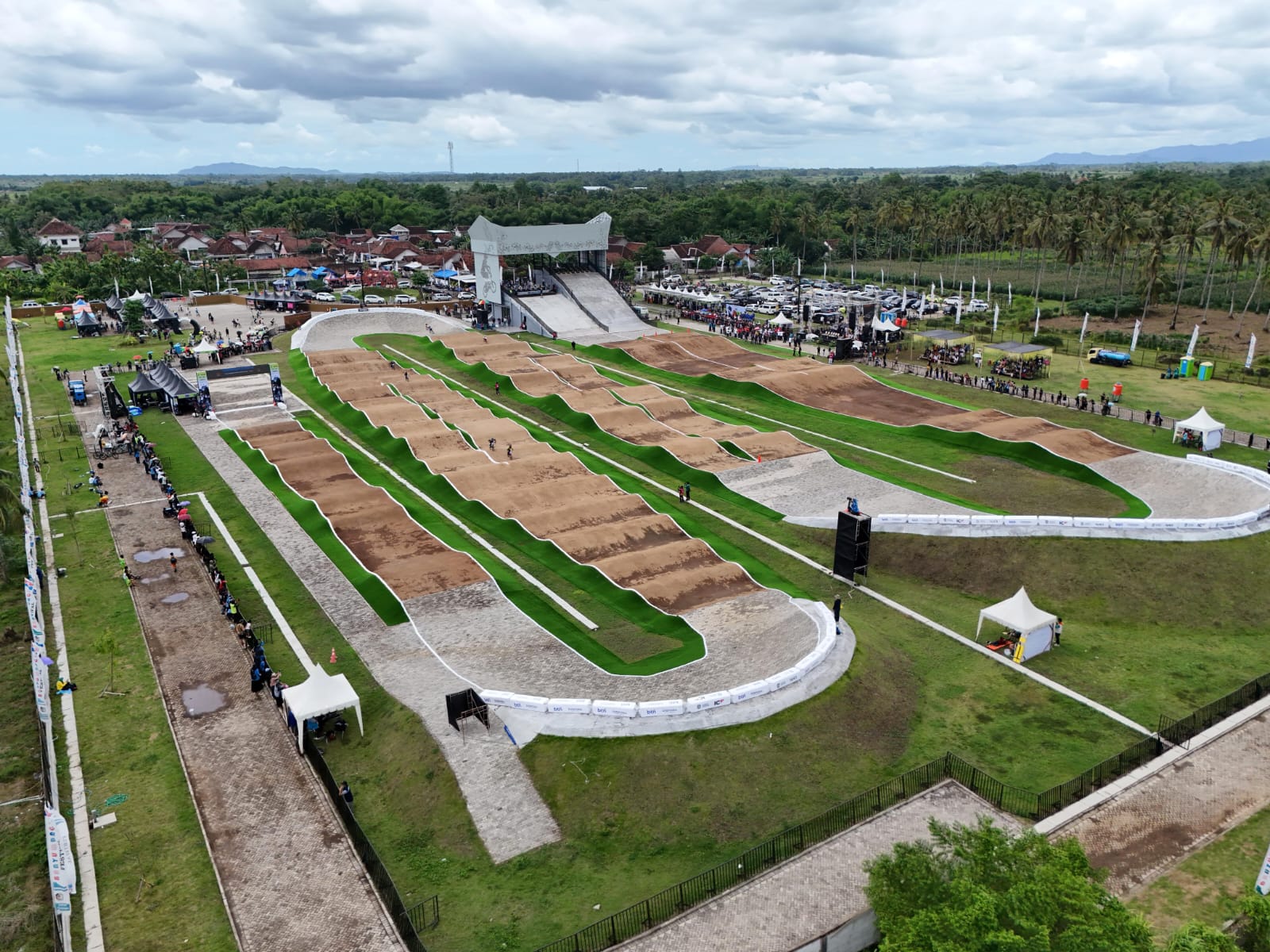 Sirkuit-BMX-Muncar-Banyuwangi,-Satu-Satunya-di-Asia-Tenggara-dengan-Standar-Olimpiade