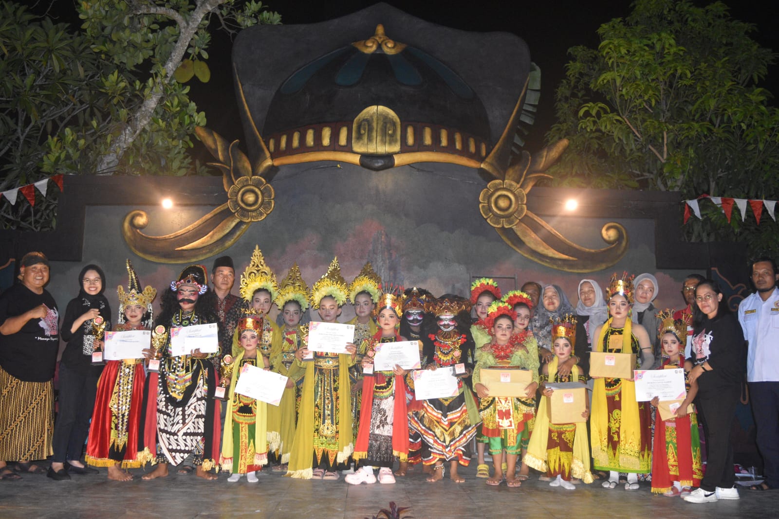 Pesta-Seni-Memayu-Hayuning-Bawono-di-RTH-Sambimulyo-Sukses-Digelar-oleh-Karang-Taruna-Sambimulyo