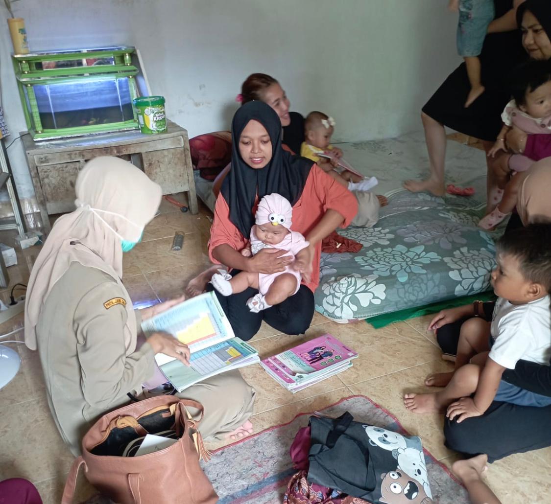 Posyandu-Balita-di-Desa-Sambimulyo:-Masyarakat-Dapat-Manfaatkan-Layanan-Kesehatan-Gratis