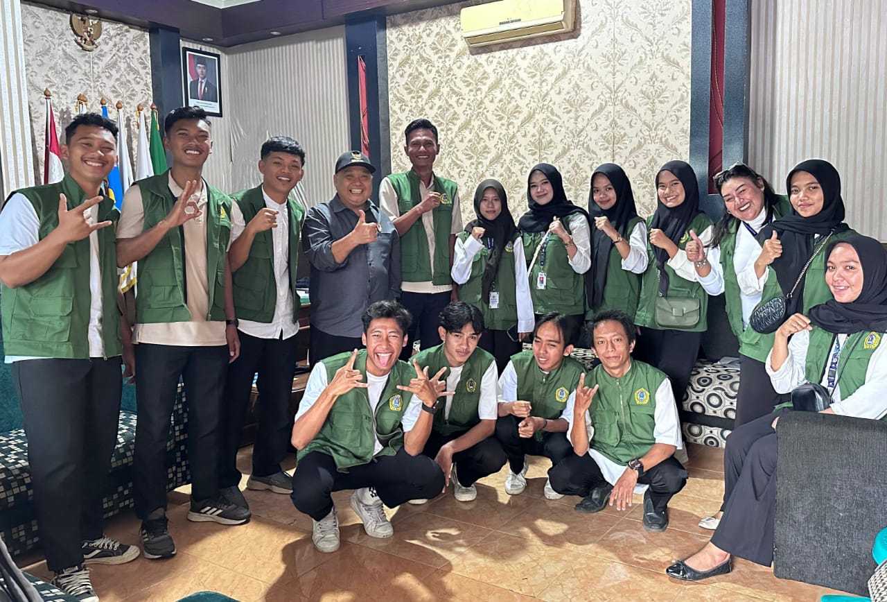 Mahasiswa-KKN-Universitas-PGRI-Banyuwangi-Diterima-Resmi-di-Desa-Sambimulyo