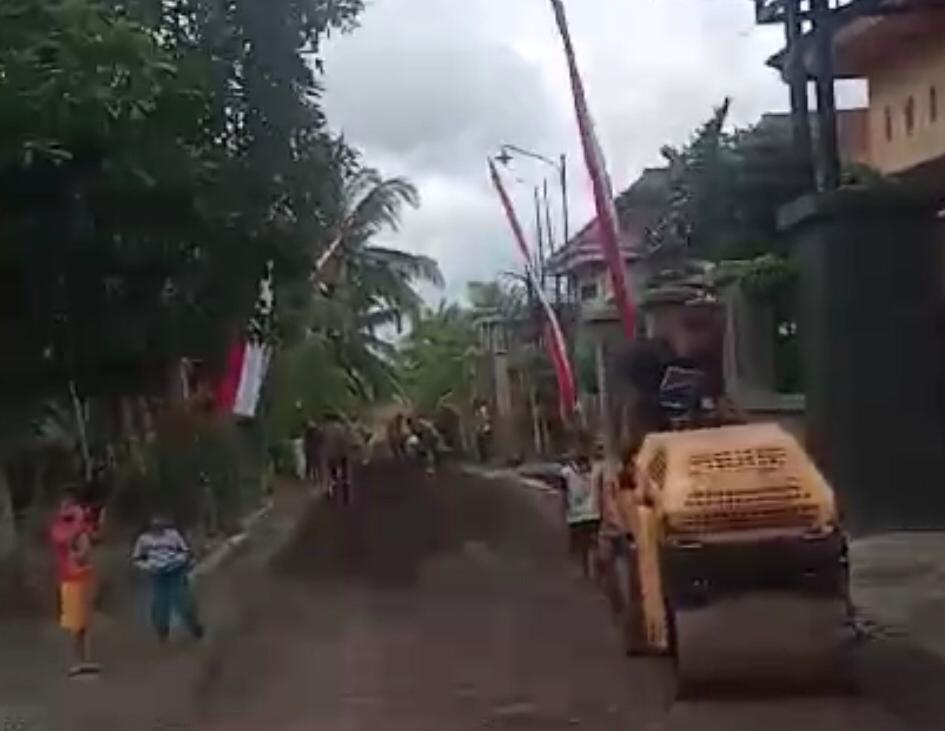 Proyek-Persiapan-Hotmix-di-Jalan-Menuju-Kedungrejo-Lincip