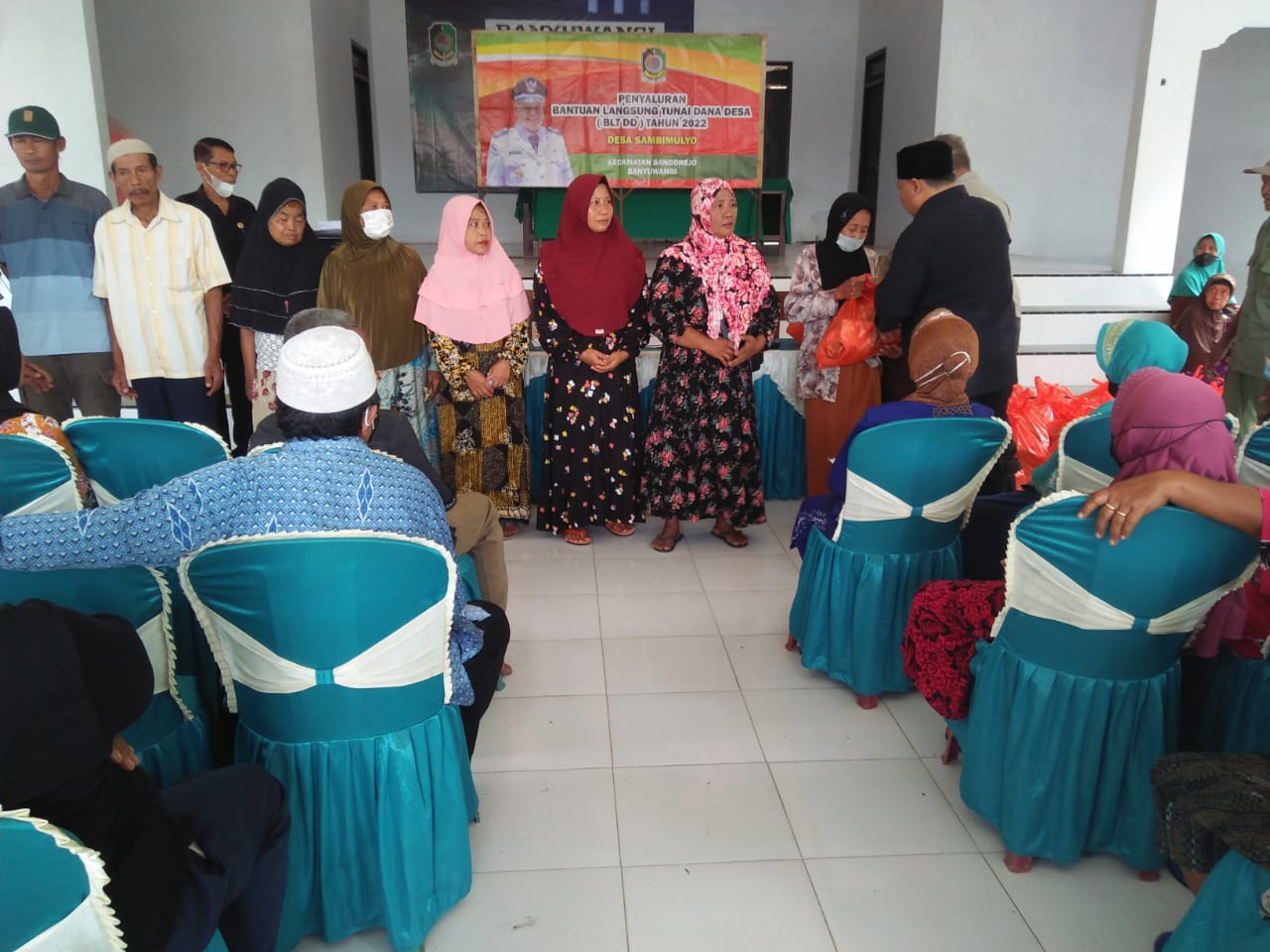 Penyaluran Sembako Dan Bantuan Langsung Tunai Dana Desa (BLT-DD) Sambimulyo Untuk Akhir Tahun 2022