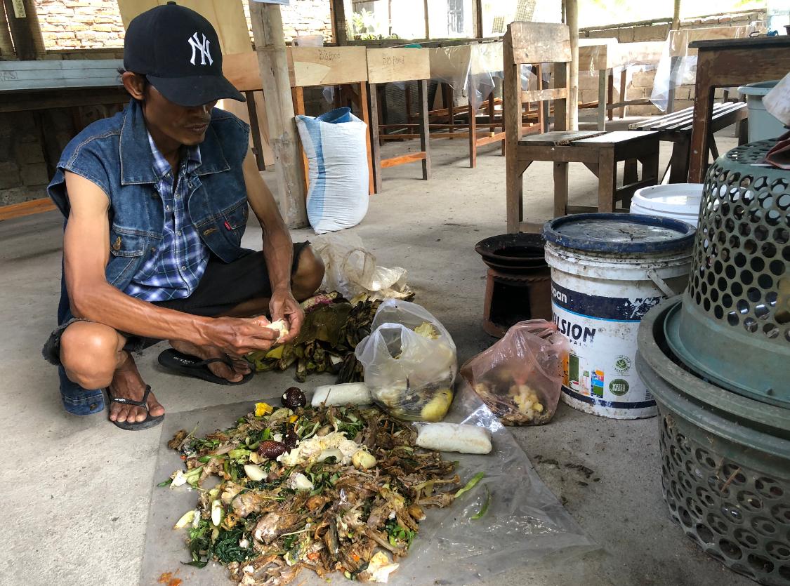 Ali-Mashuri,-Koboi-Sambimulyo-yang-Bertekad-Bersihkan-Desa-dari-Sampah-Organik