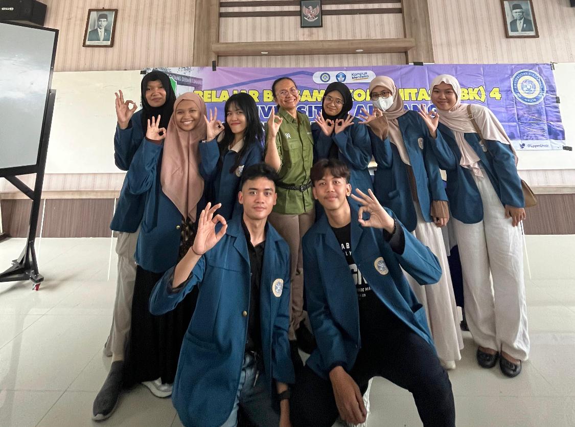 9-Mahasiswa-Unair-KKN-di-Desa-Sambimulyo-Membawa-Inovasi-Positif