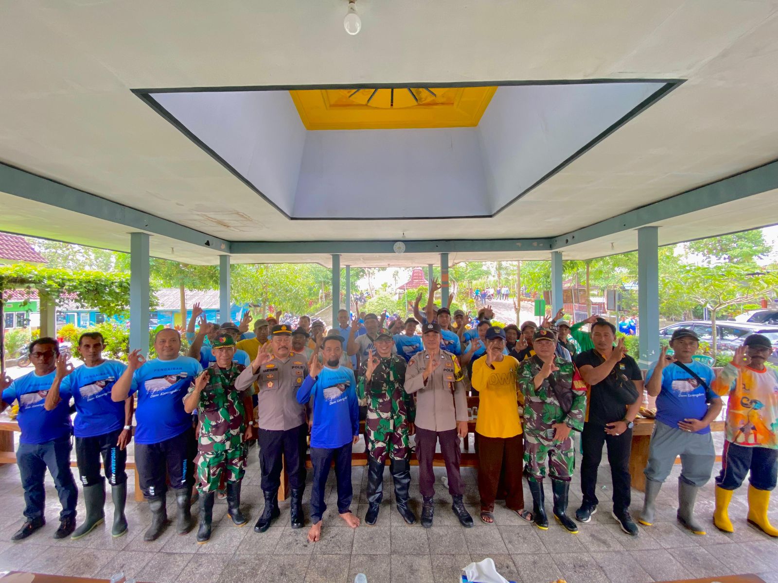 Kerja-Bakti-Pembersihan-Sampah-di-Sungai-Dalam-Program-KALIBER-HIBAS--Kali-Bersih-Hijau-Bebas-Sampah-