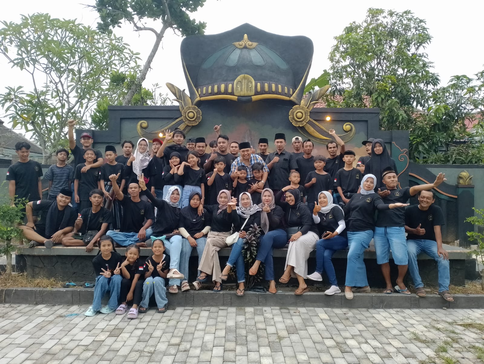 Abratan--Arek-Brak-Ngetan--Gelar-Bagi-bagi-Takjil-dan-Buka-Puasa-Bersama-di-Brak-Desa-Sambimulyo