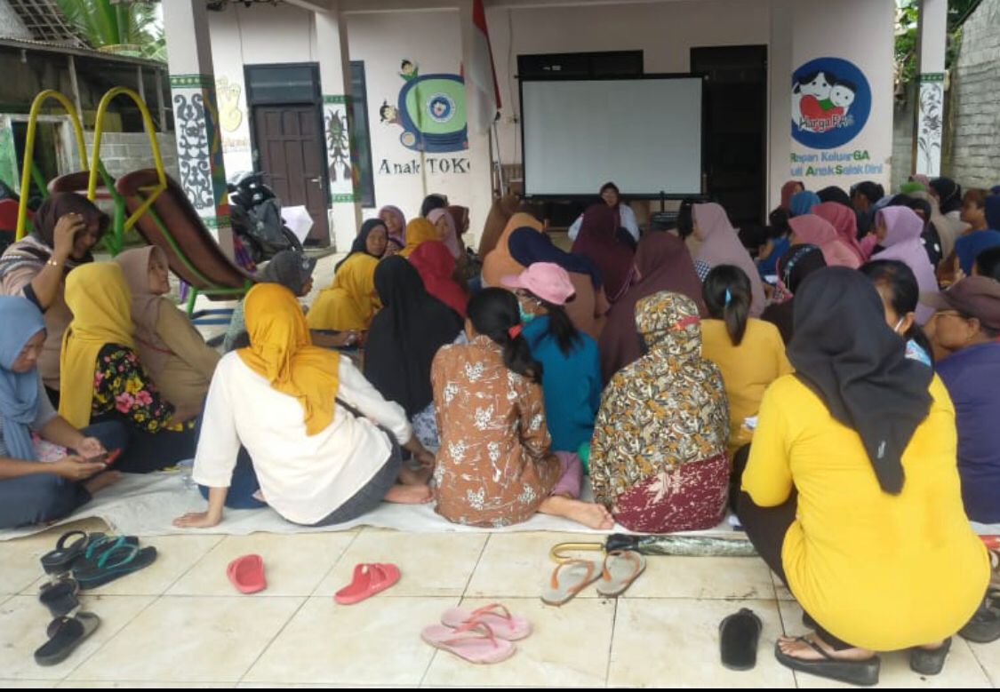 Komunitas Insan Peduli Kesehatan (KIPKES) Sosialisasi Penggunaan Pembalut Sehat Di Sambimulyo