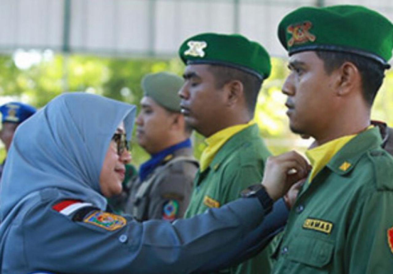 Persiapan-Pemilu,-Bupati-Ipuk-Pimpin-Apel-Siaga-dan-Pengarahan-Satlinmas-