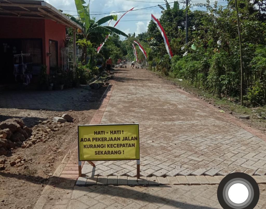 Lanjutan-Pemasangan-Paving-Sambitimur-Tembus-Paving-Pak-To-Kendang