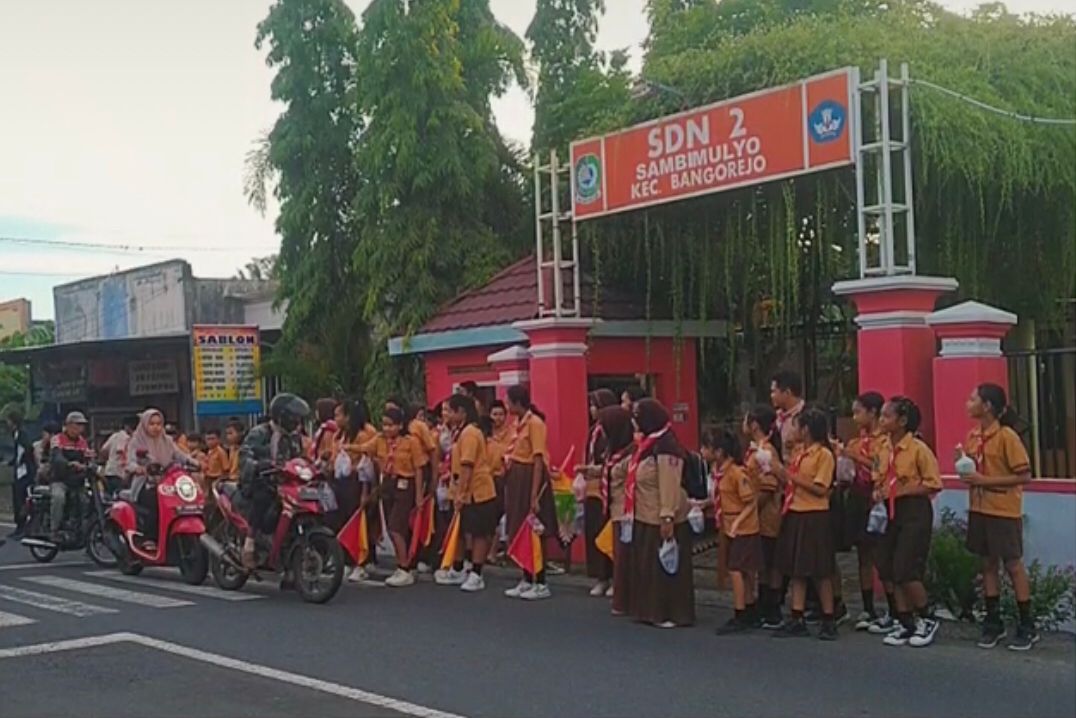 Gerakan-Pramuka-Korsa-Gugus-Sambimulyo-Gelar-Kegiatan-Berbagi-Takjil