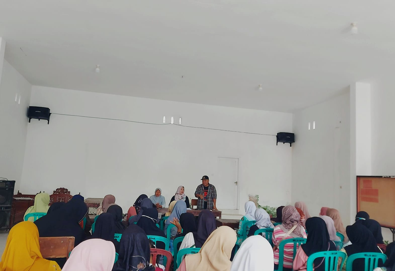 Penyaluran-Insentif-untuk-85-Kader-Posyandu,-Kades-Sambimulyo-Ajak-Warga-Jaga-Lingkungan-dan-Anak-Remaja