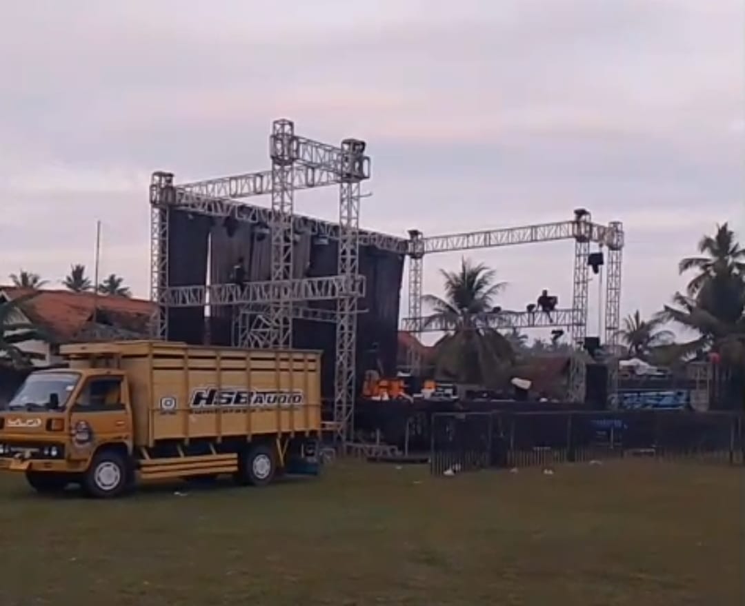 Nanti Malam Cek Sound Besok Malam Sholawatan Bersama Bangon Jiwo Di Lapangan Sambimulyo