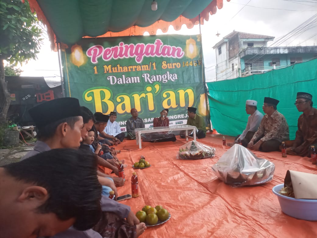 Warga-Sambimulyo-Gelar-Baritan-Peringati-1-Suro,-Muharram-1446-H,-Penuh-Syukur-dan-Doa