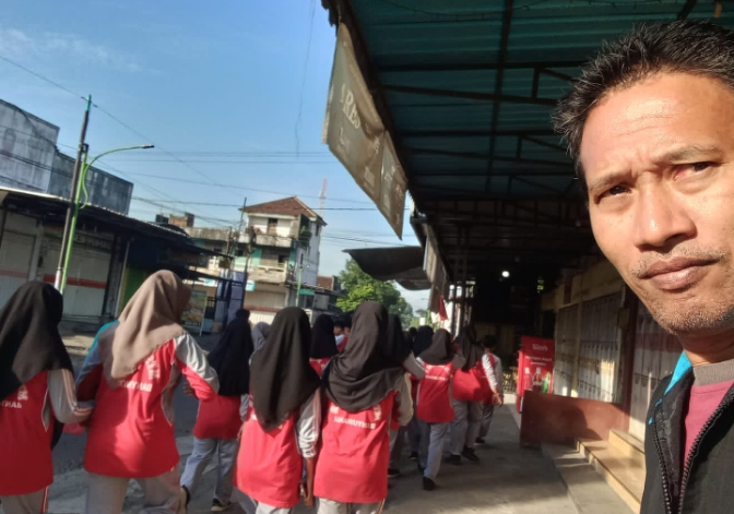 Kerja-Bhakti-Serentak-Bulan-Bhakti-Gotong---Royong-Masyarakat