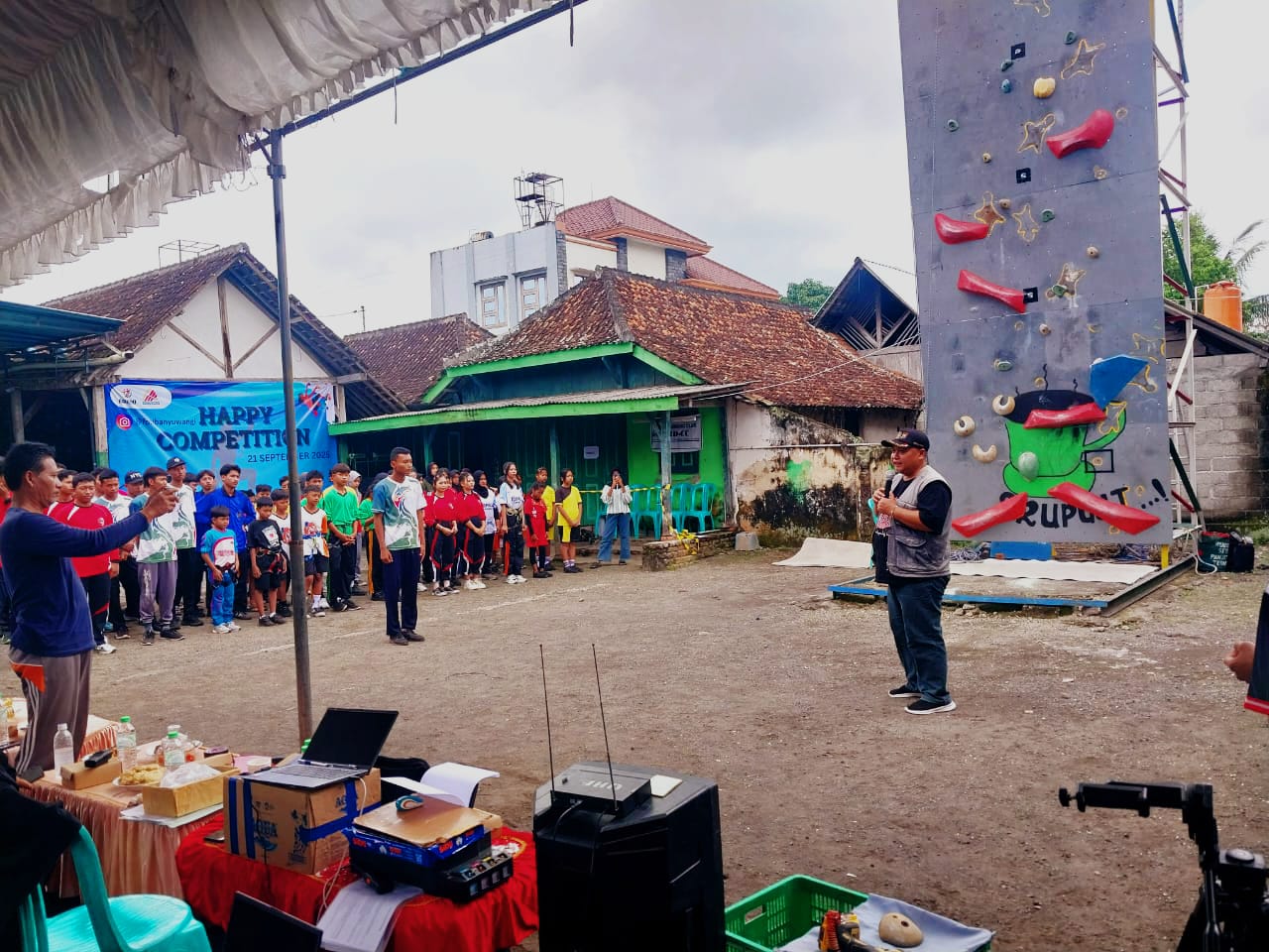 Festival-Panjat-Tebing-Se-Kabupaten-Banyuwangi-Digelar-di-Desa-Sambimulyo