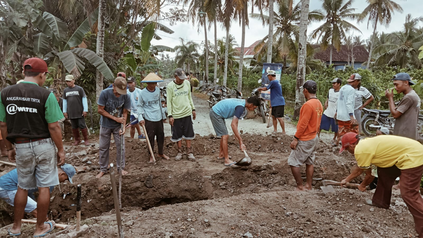 Pemdes-Sambimulyo-Pacu-Pembangunan-Plat-Deker-Yang-Rusak