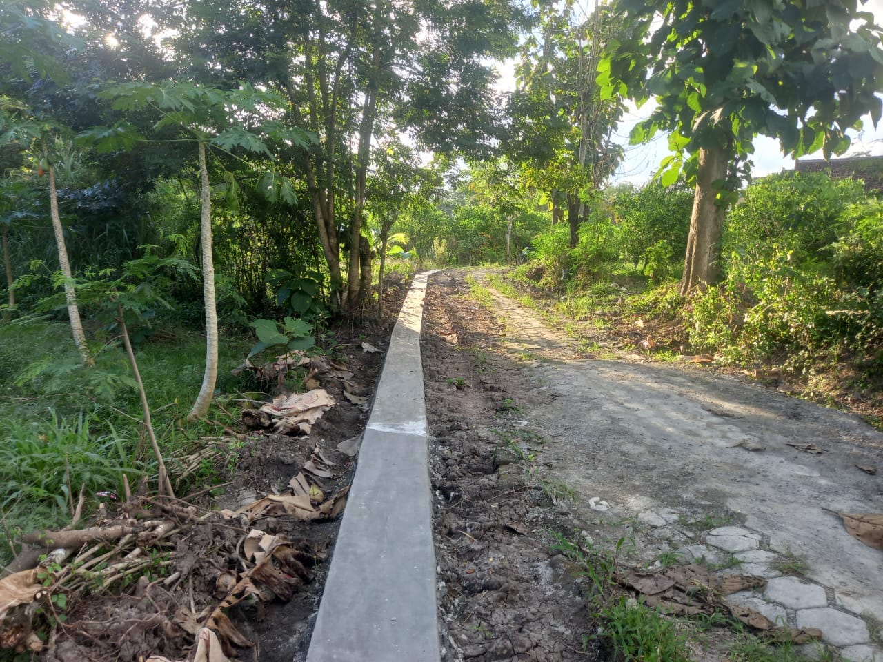 Plengsengan-Belakang-MI-Miftahul-Huda-Sambimulyo-Rampung-Dikerjakan