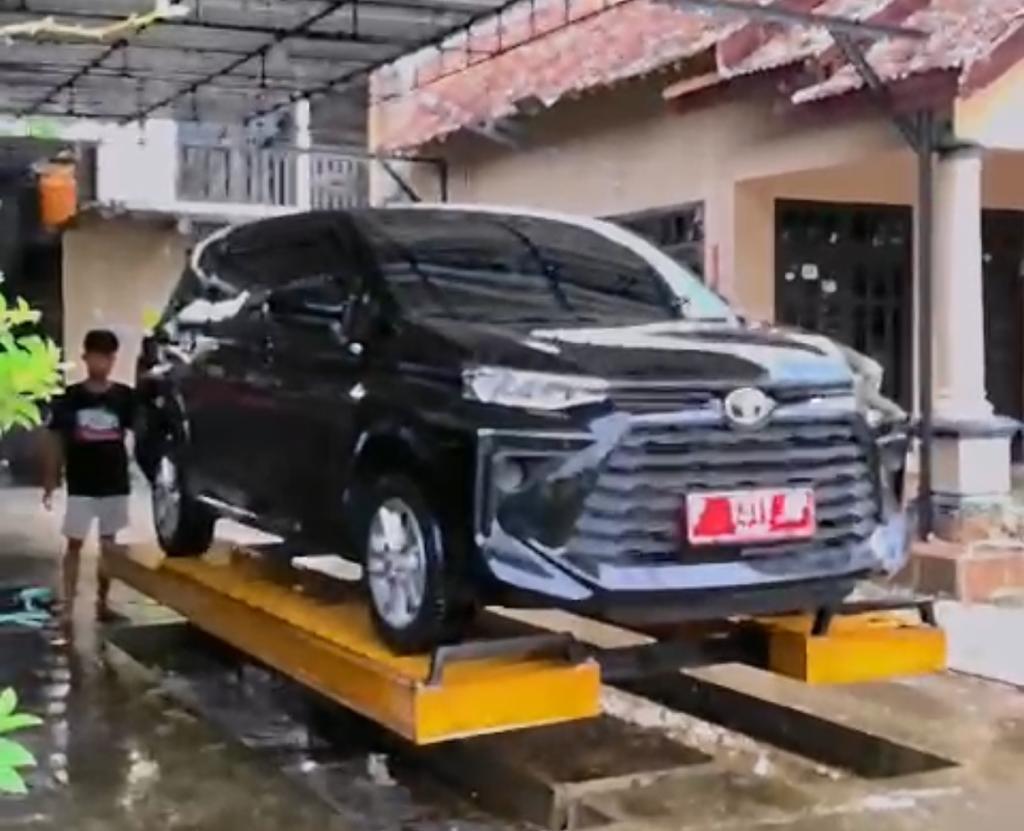 Cucian Mobil Dan Motor Pak Ucup Sambimulyo Bikin Kinclong 