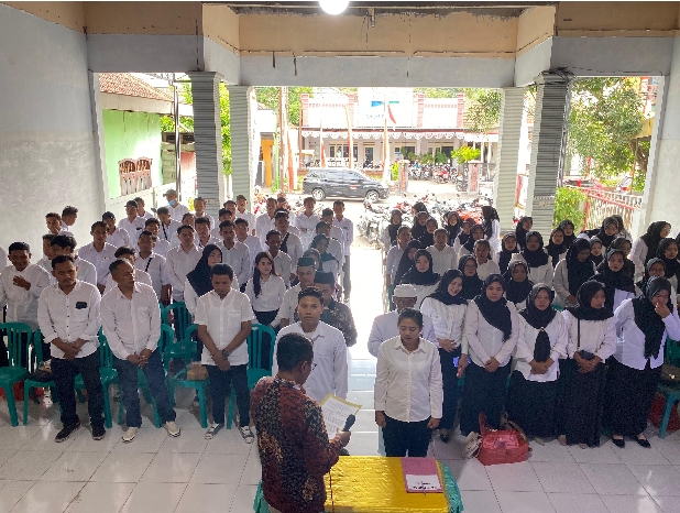 Pelantikan-KPPS-di-Desa-Sambimulyo-untuk-Pilkada-2024